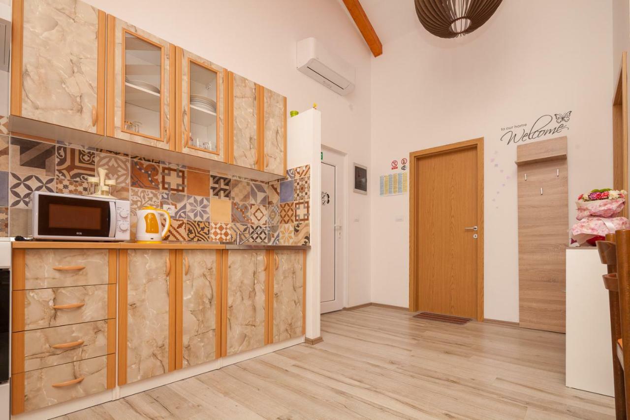 Miramare Apartment Pomer Exterior photo